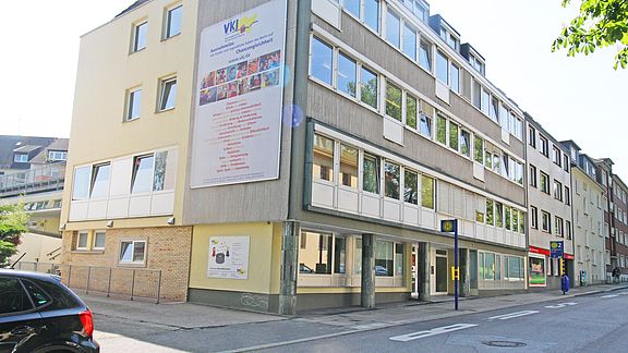 Bru_Hauptverwaltung_Außenansicht.jpg