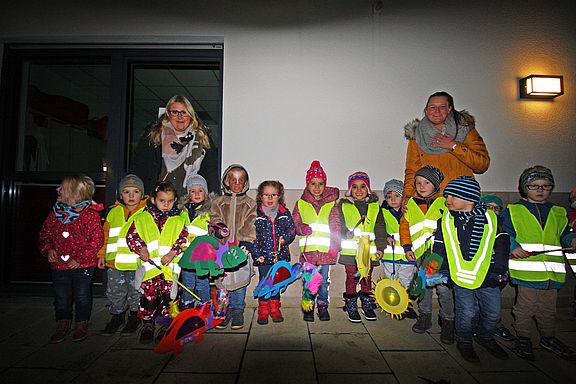 Wit_2019_11_14_Laternenfest_Gruppe.jpg 