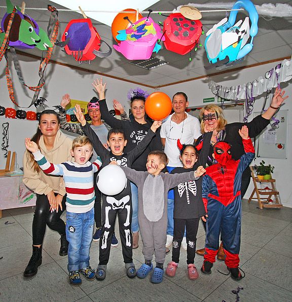 Hun_2019_11_04_Halloweenparty_Gruppe.jpg