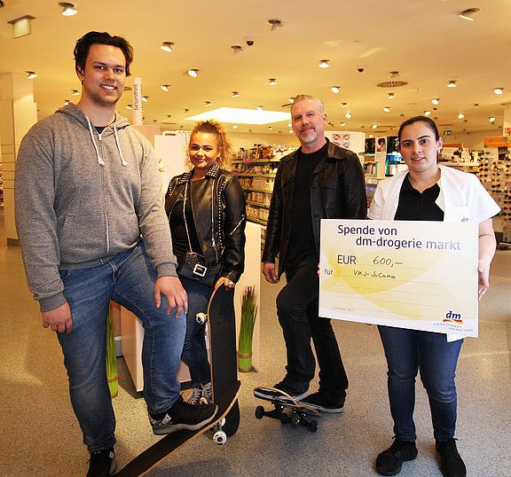 JCK_2019_07_23_dm-Spende_Herz_zeigen.jpg