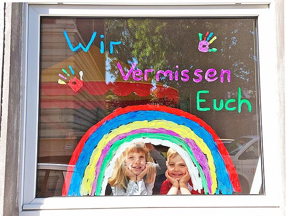 Wew_2020_05_19_Vermissen-euch-Fenster.jpg