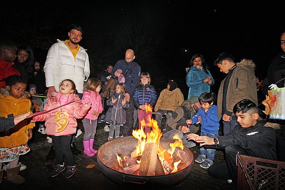 Kai_2019_11_07_Laternenfest_Feuer.jpg