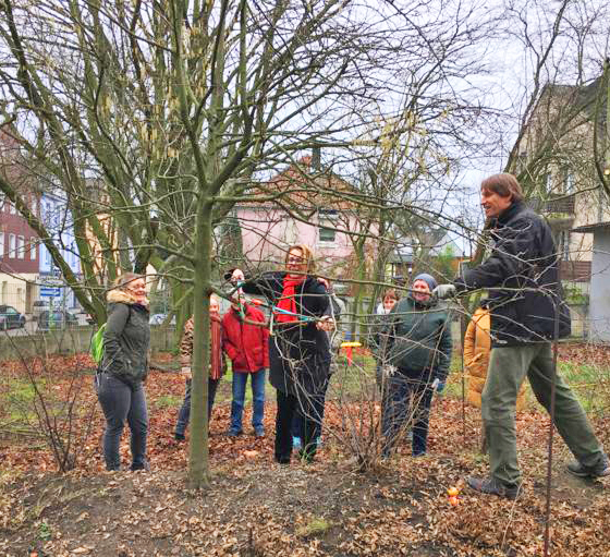 ErG_2020_02_18_Obstbaumschnitt-Workshop_Gruppe.jpg